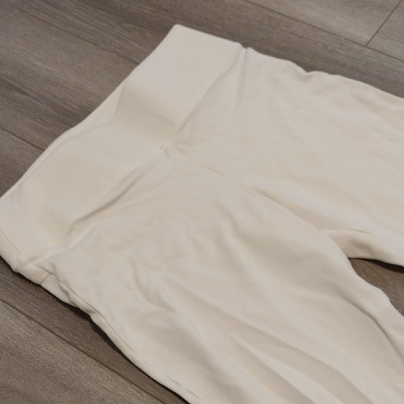 Vince Camuto Women's - Picture 3 of 10